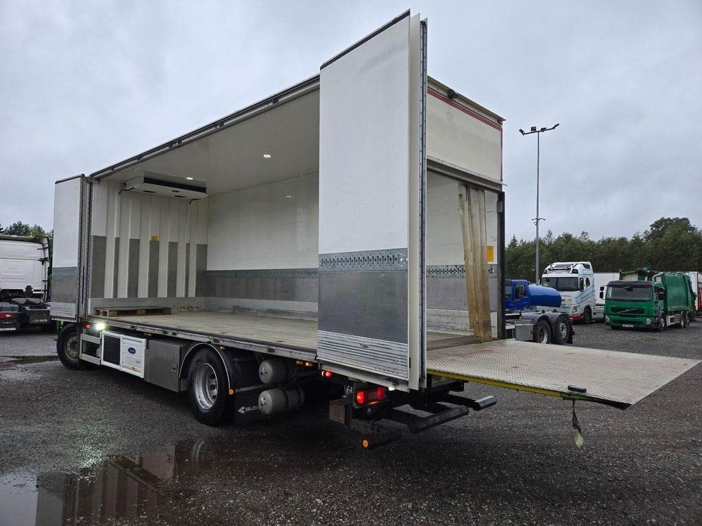 Volvo FM370 4X2 CARRIER 1150 SIDEOPENING  - Refrigerator truck: picture 3 Volvo FM370 4X2 CARRIER 1150 SIDEOPENING  - Refrigerator truck: picture 3