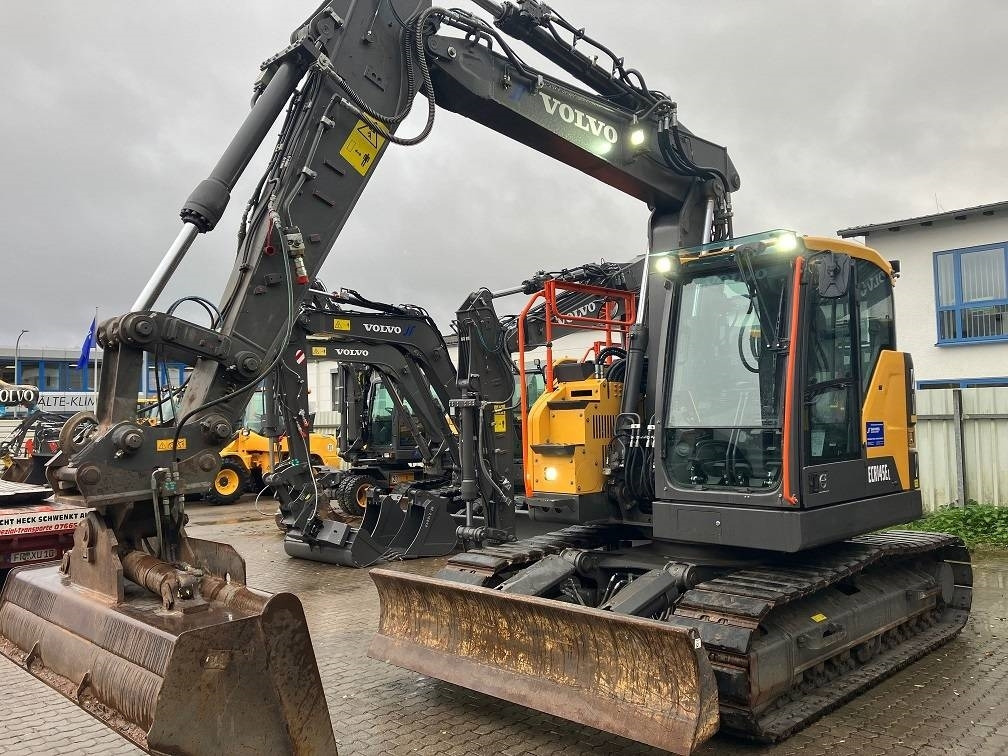 Crawler excavator Volvo ECR 145 E: picture 1