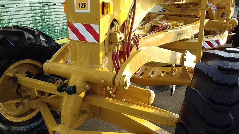 Grader CAT 12 F: picture 10