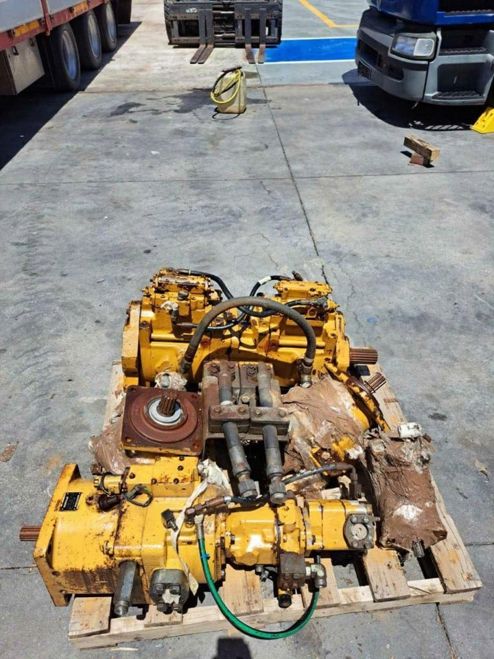 HYDRAULIC PUMPS AND ROTATION HYDROMOTOR FOR CAT 38 - Hydraulic pump for Construction machinery: picture 2 HYDRAULIC PUMPS AND ROTATION HYDROMOTOR FOR CAT 38 - Hydraulic pump for Construction machinery: picture 2