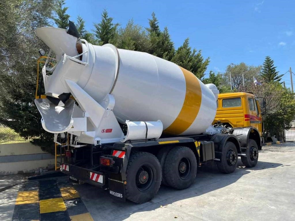 Mercedes-Benz 3229 V8 8X4 - Concrete mixer truck: picture 2 Mercedes-Benz 3229 V8 8X4 - Concrete mixer truck: picture 2