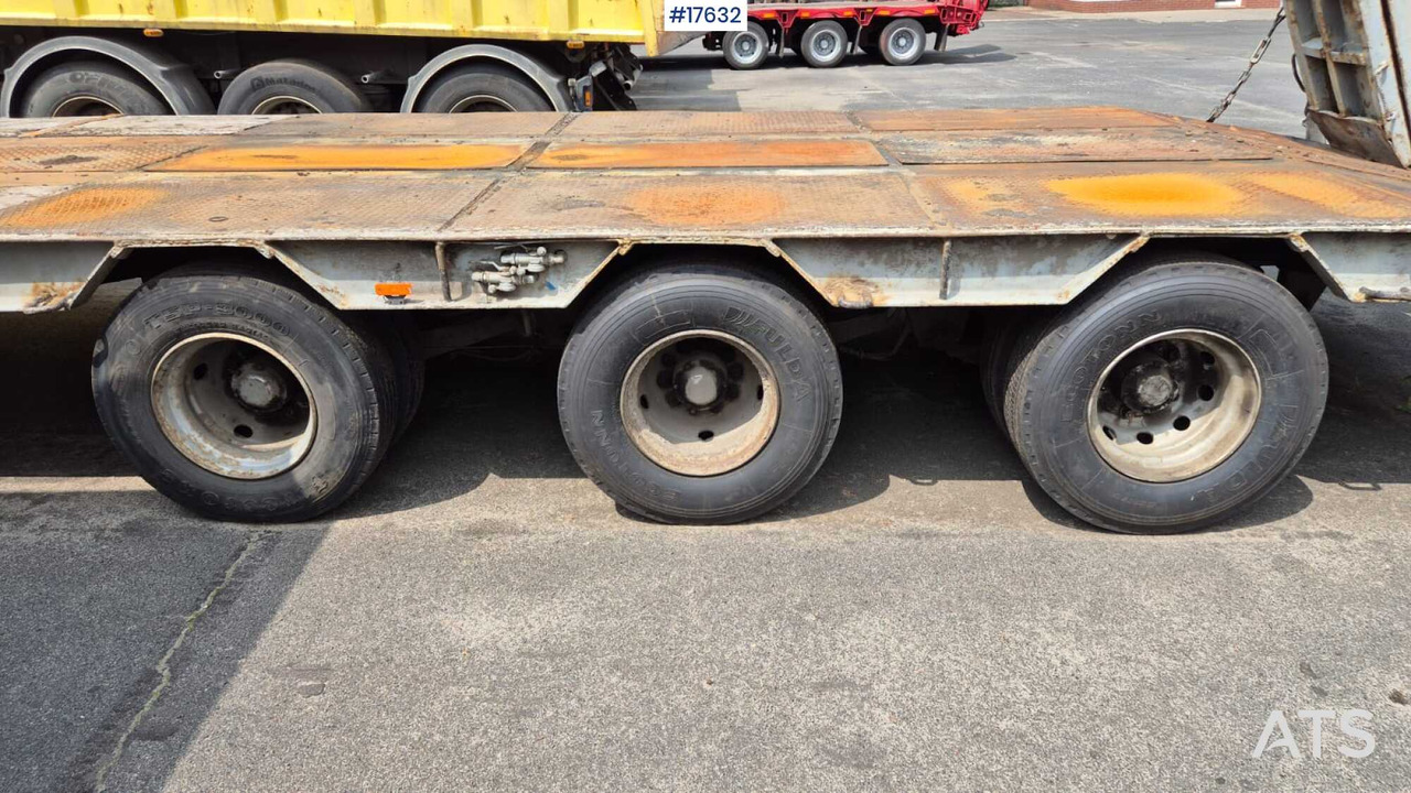 1990 ZREMB NS 300 - Low loader semi-trailer: picture 4 1990 ZREMB NS 300 - Low loader semi-trailer: picture 4