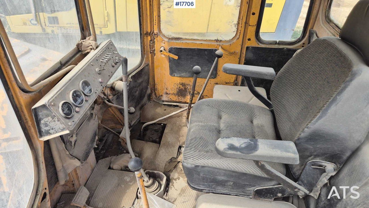 Bulldozer 1992 Staliniec t-130: picture 18