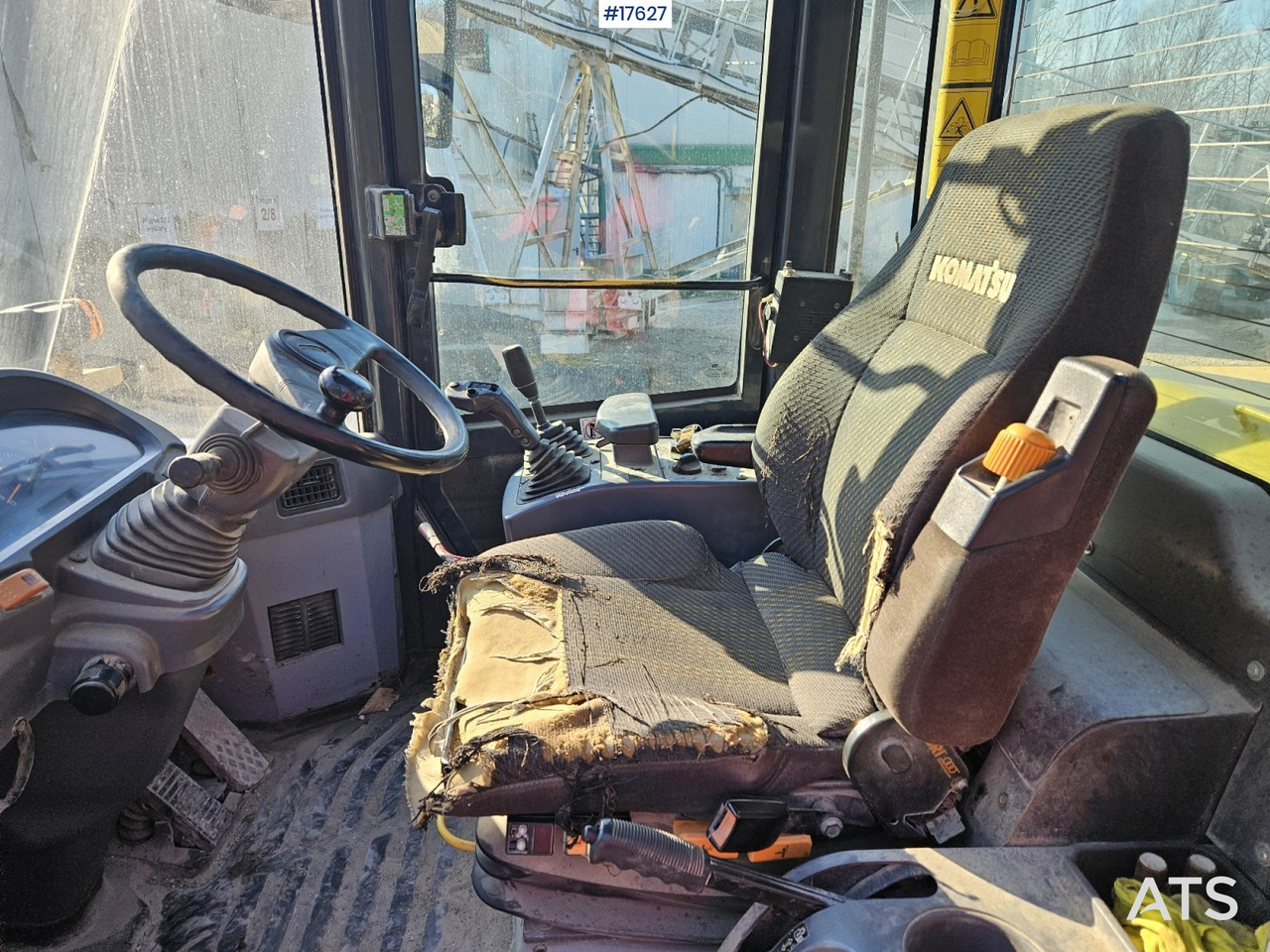 Wheel loader 2008 Komatsu  WA 320-5: picture 9