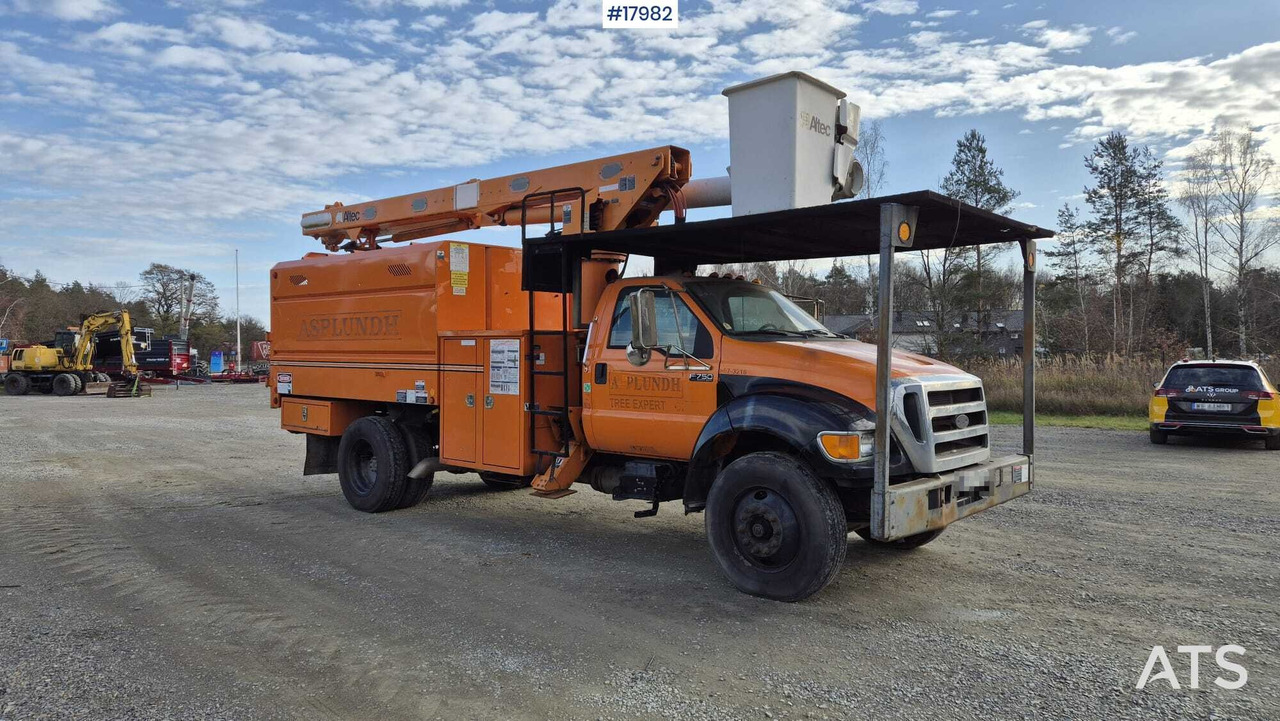 Lift for maintenance and assembly work FORD F750 (2013) - Truck mounted aerial platform: picture 1 Lift for maintenance and assembly work FORD F750 (2013) - Truck mounted aerial platform: picture 1