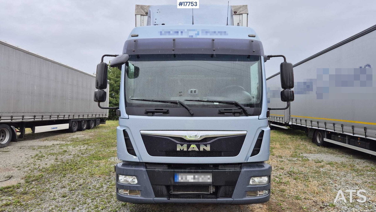 Tandem MAN TGL 8.250 (2014) - Curtainsider truck: picture 2 Tandem MAN TGL 8.250 (2014) - Curtainsider truck: picture 2