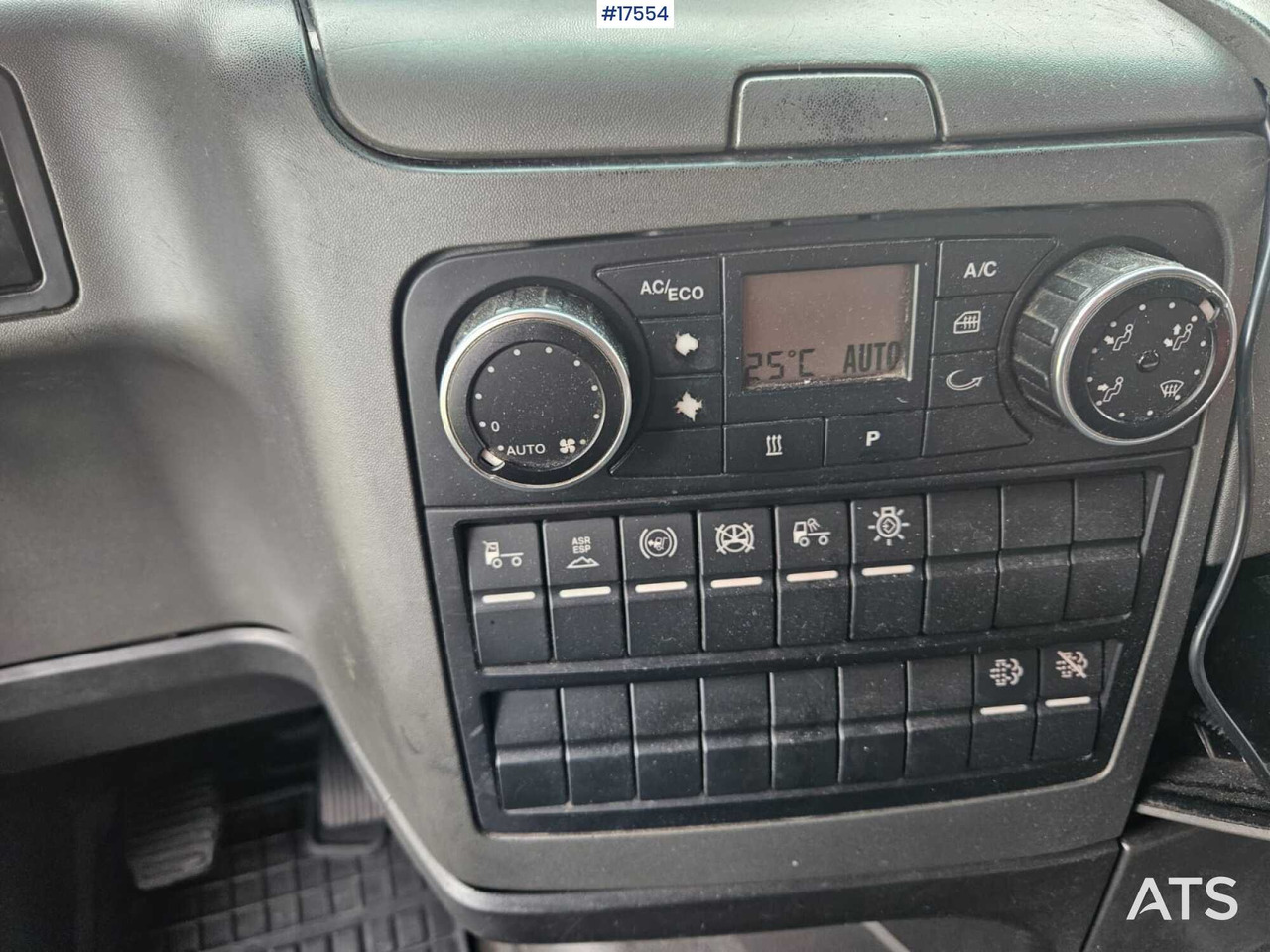 Tractor unit 2015 MAN TGX 18.440: picture 13