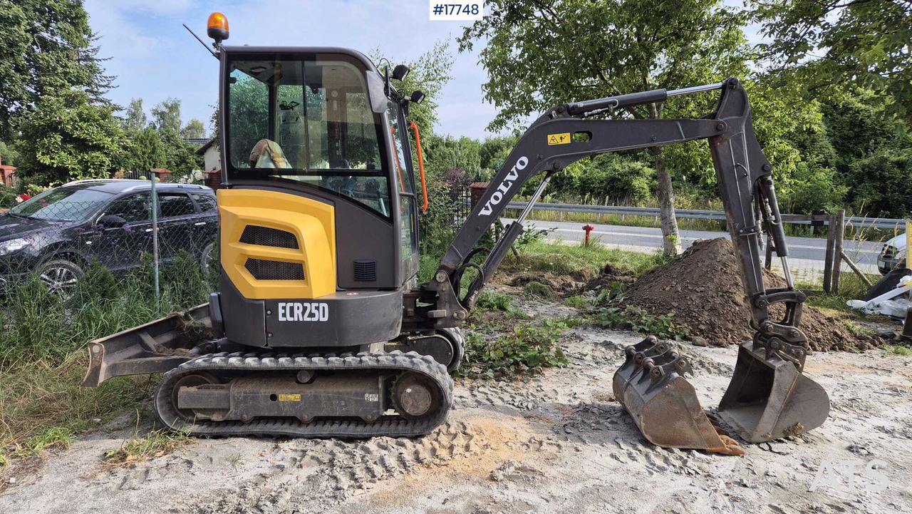 VOLVO ECR25D Mini Crawler Excavator (2021) - Mini excavator: picture 1 VOLVO ECR25D Mini Crawler Excavator (2021) - Mini excavator: picture 1