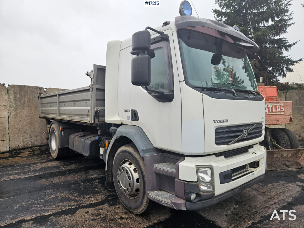 VOLVO FL4XR3 Three-way tipping (2006) - Tipper: picture 1 VOLVO FL4XR3 Three-way tipping (2006) - Tipper: picture 1