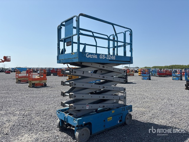 2007 Genie GS3246 Electric Scissor Lift - Scissor lift: picture 3 2007 Genie GS3246 Electric Scissor Lift - Scissor lift: picture 3
