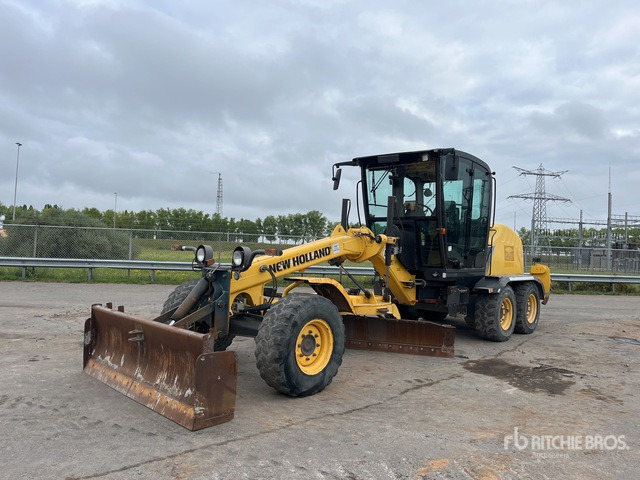 2011 New Holland F106.7A AWD Motor Grader - Flail mower/ Mulcher: picture 1 2011 New Holland F106.7A AWD Motor Grader - Flail mower/ Mulcher: picture 1