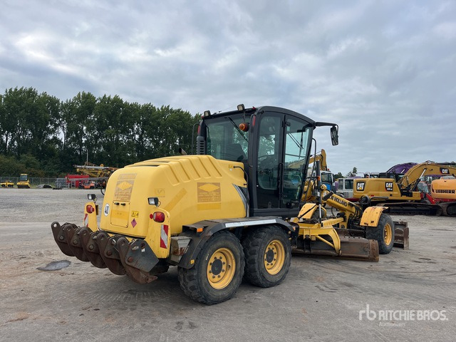2011 New Holland F106.7A AWD Motor Grader - Flail mower/ Mulcher: picture 4 2011 New Holland F106.7A AWD Motor Grader - Flail mower/ Mulcher: picture 4
