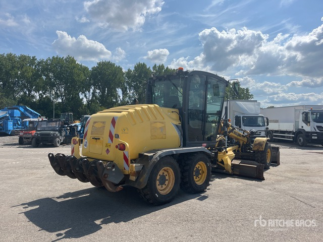 2012 New Holland F106.7A AWD Motor Grader - Flail mower/ Mulcher: picture 4 2012 New Holland F106.7A AWD Motor Grader - Flail mower/ Mulcher: picture 4