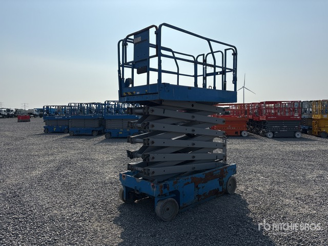 2015 Genie GS-4047 Electric Scissor Lift - Scissor lift: picture 4 2015 Genie GS-4047 Electric Scissor Lift - Scissor lift: picture 4