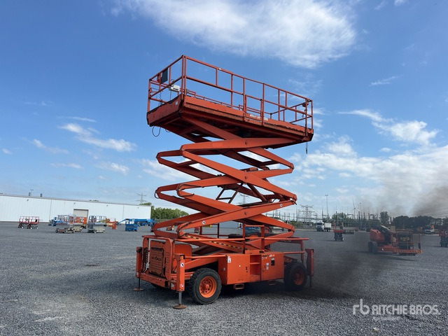 2015 Skyjack SJ9250 4x4 Diesel Scissor Lift - Scissor lift: picture 2 2015 Skyjack SJ9250 4x4 Diesel Scissor Lift - Scissor lift: picture 2