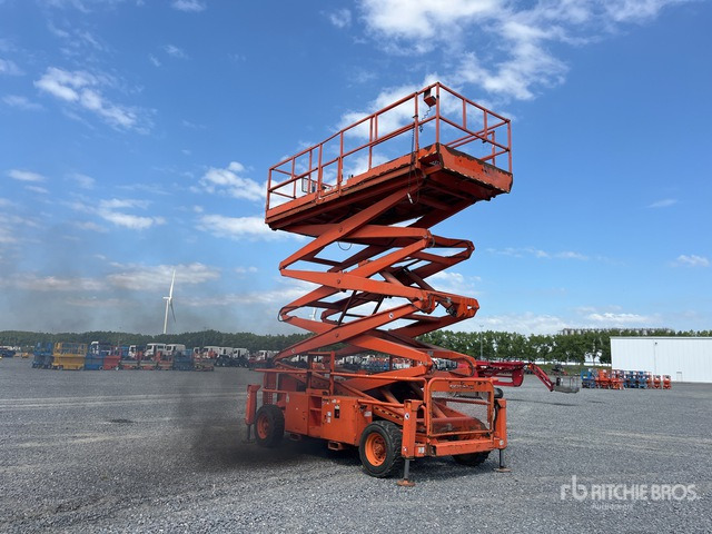 2015 Skyjack SJ9250 4x4 Diesel Scissor Lift - Scissor lift: picture 4 2015 Skyjack SJ9250 4x4 Diesel Scissor Lift - Scissor lift: picture 4