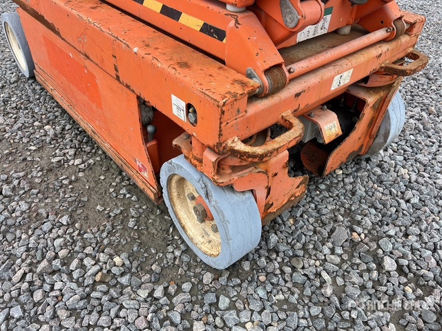 2015 Skyjack SJIII-3219 Electric (Inoperable) Scissor Lift - Scissor lift: picture 5 2015 Skyjack SJIII-3219 Electric (Inoperable) Scissor Lift - Scissor lift: picture 5