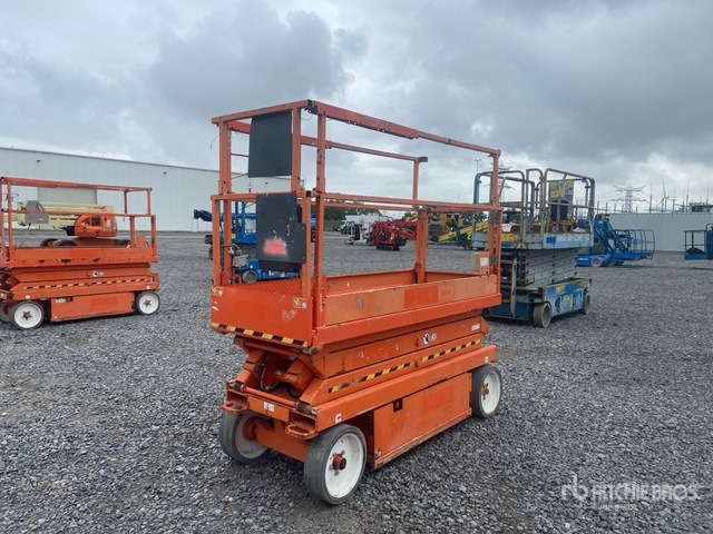 2015 Skyjack SJIII 3220 Electric (Inoperable) Scissor Lift - Scissor lift: picture 3 2015 Skyjack SJIII 3220 Electric (Inoperable) Scissor Lift - Scissor lift: picture 3
