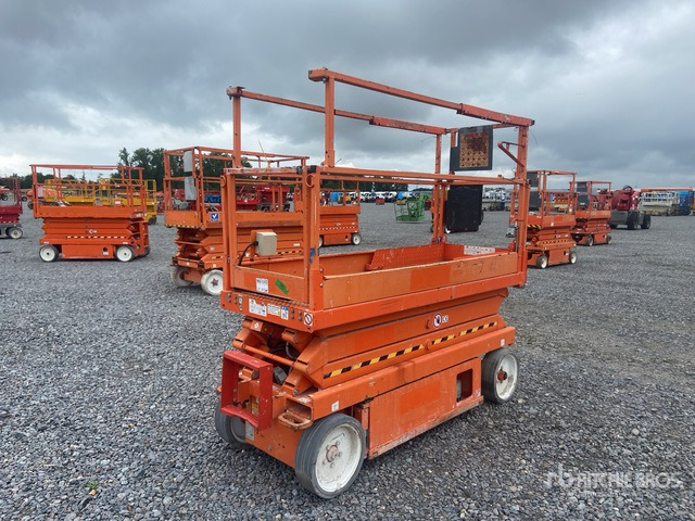 2015 Skyjack SJIII 3220 Electric (Inoperable) Scissor Lift - Scissor lift: picture 1 2015 Skyjack SJIII 3220 Electric (Inoperable) Scissor Lift - Scissor lift: picture 1