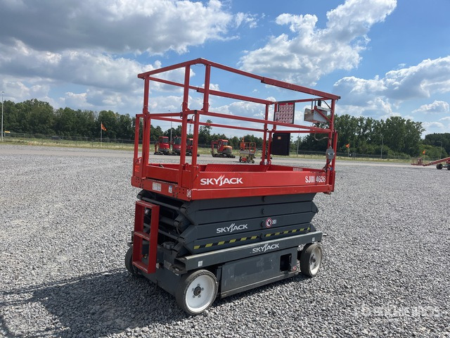 2015 Skyjack SJIII-4626 Electric Scissor Lift - Scissor lift: picture 3 2015 Skyjack SJIII-4626 Electric Scissor Lift - Scissor lift: picture 3