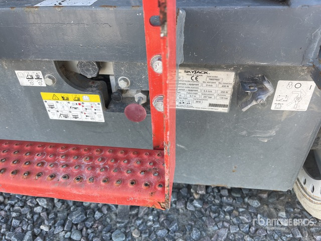 2015 Skyjack SJIII-4632 Electric Scissor Lift - Scissor lift: picture 5 2015 Skyjack SJIII-4632 Electric Scissor Lift - Scissor lift: picture 5