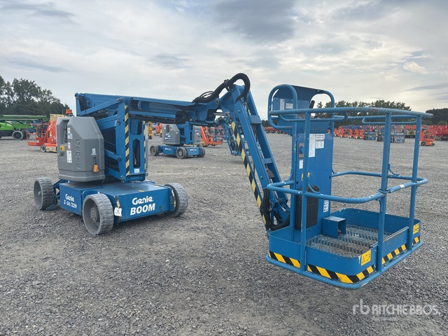 2016 Genie Z34/22N 2WD Electric Articulating Boom Lift - Articulated boom: picture 3 2016 Genie Z34/22N 2WD Electric Articulating Boom Lift - Articulated boom: picture 3