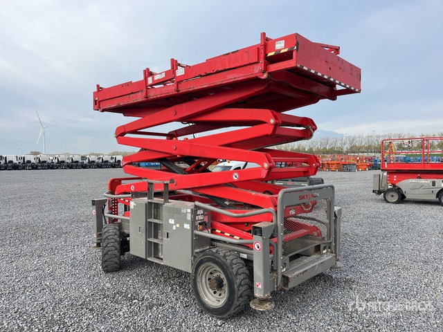 2016 Skyjack SJ8841 4x4 Diesel Scissor Lift - Scissor lift: picture 3 2016 Skyjack SJ8841 4x4 Diesel Scissor Lift - Scissor lift: picture 3