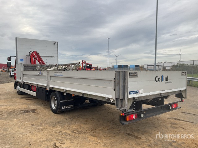 Renault D12.240 Flatbed Truck with Crane - Dropside/ Flatbed truck, Crane truck: picture 2 Renault D12.240 Flatbed Truck with Crane - Dropside/ Flatbed truck, Crane truck: picture 2