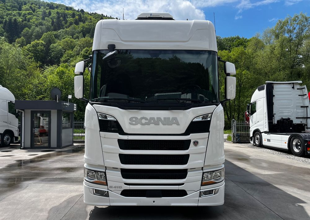 Scania R410 // 2018 Rok 6x2 // Retarder // Automat // Led // Navi // 77 // - Curtainsider truck: picture 2 Scania R410 // 2018 Rok 6x2 // Retarder // Automat // Led // Navi // 77 // - Curtainsider truck: picture 2