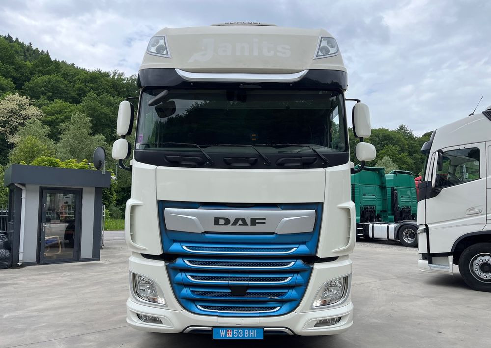 DAF XF 106.480 // 2018 Rok // Retarder // SSC // Standard // Klima Postojowa // Radary // - Tractor unit: picture 2 DAF XF 106.480 // 2018 Rok // Retarder // SSC // Standard // Klima Postojowa // Radary // - Tractor unit: picture 2