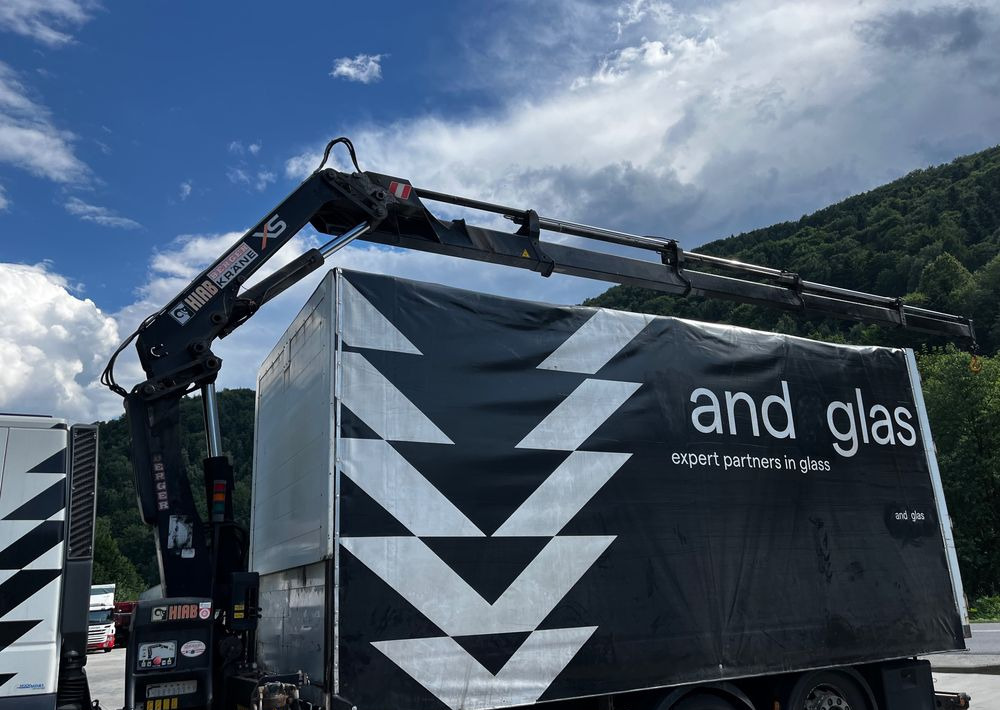 Tractor unit Iveco Stralis 360 // HIAB 144 E4 HIDUO + Radio // Zabudowa 6m // Oś podnoszona: picture 16 Tractor unit Iveco Stralis 360 // HIAB 144 E4 HIDUO + Radio // Zabudowa 6m // Oś podnoszona: picture 16