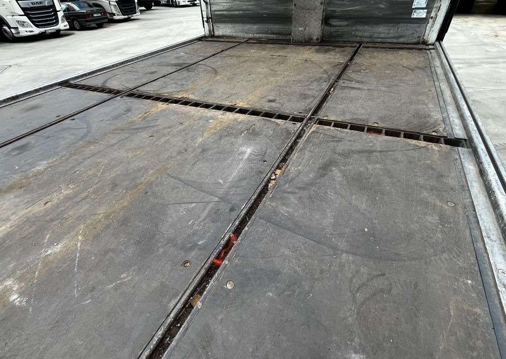 Tractor unit Iveco Stralis 360 // HIAB 144 E4 HIDUO + Radio // Zabudowa 6m // Oś podnoszona: picture 10 Tractor unit Iveco Stralis 360 // HIAB 144 E4 HIDUO + Radio // Zabudowa 6m // Oś podnoszona: picture 10