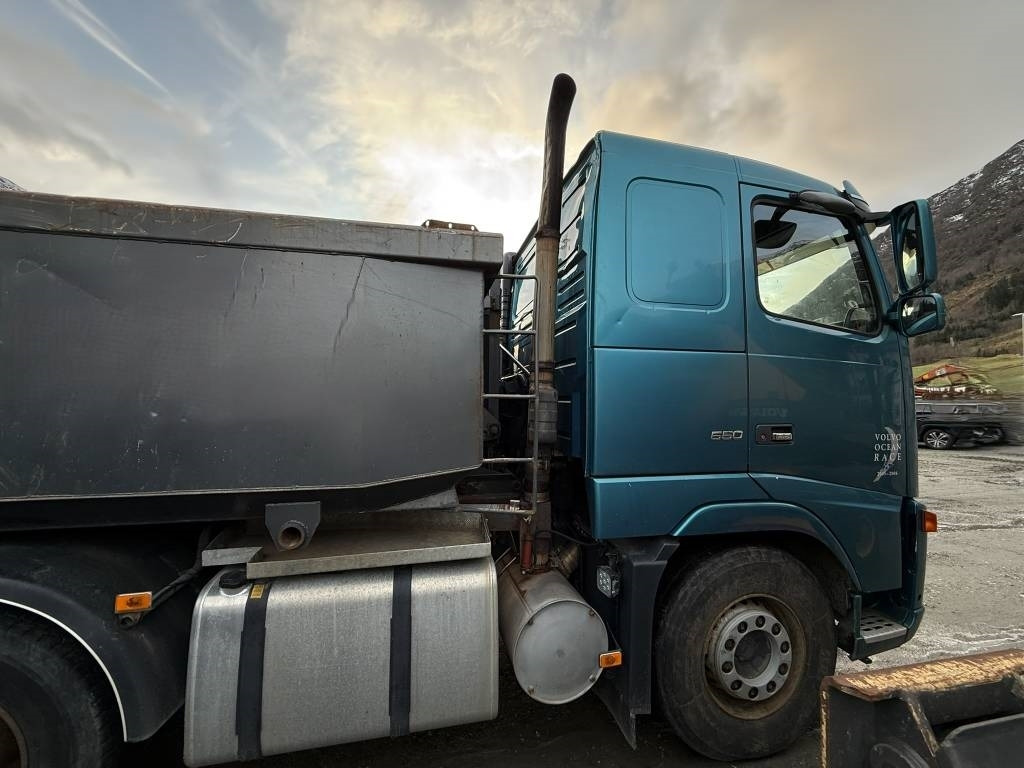 Volvo FH 16 550 6x2 - Tipper: picture 4 Volvo FH 16 550 6x2 - Tipper: picture 4