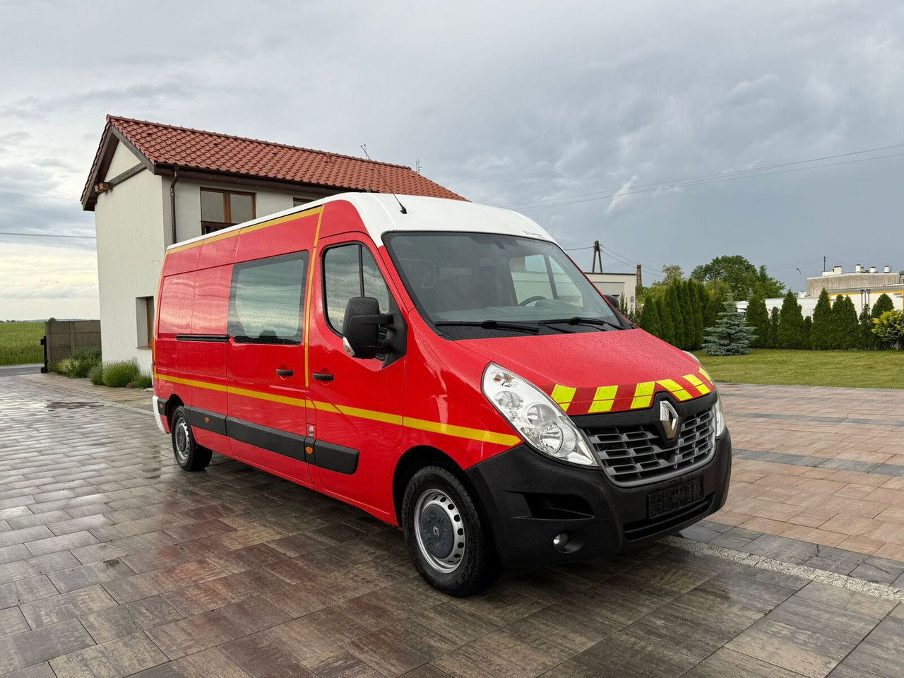 Renault Master 2016 Rok Ambulans Karetka Pogotowie - Other machinery: picture 1 Renault Master 2016 Rok Ambulans Karetka Pogotowie - Other machinery: picture 1