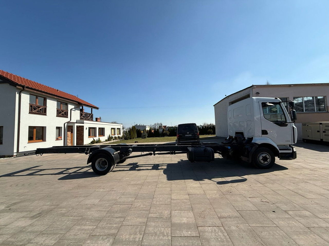 Renault Midlum 220 - Cab chassis truck: picture 4 Renault Midlum 220 - Cab chassis truck: picture 4
