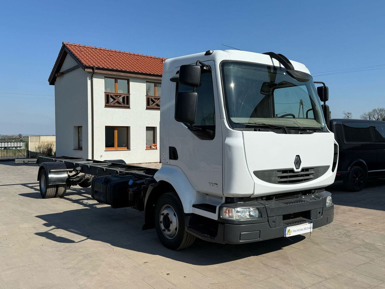 Renault Midlum 220 - Cab chassis truck: picture 1 Renault Midlum 220 - Cab chassis truck: picture 1