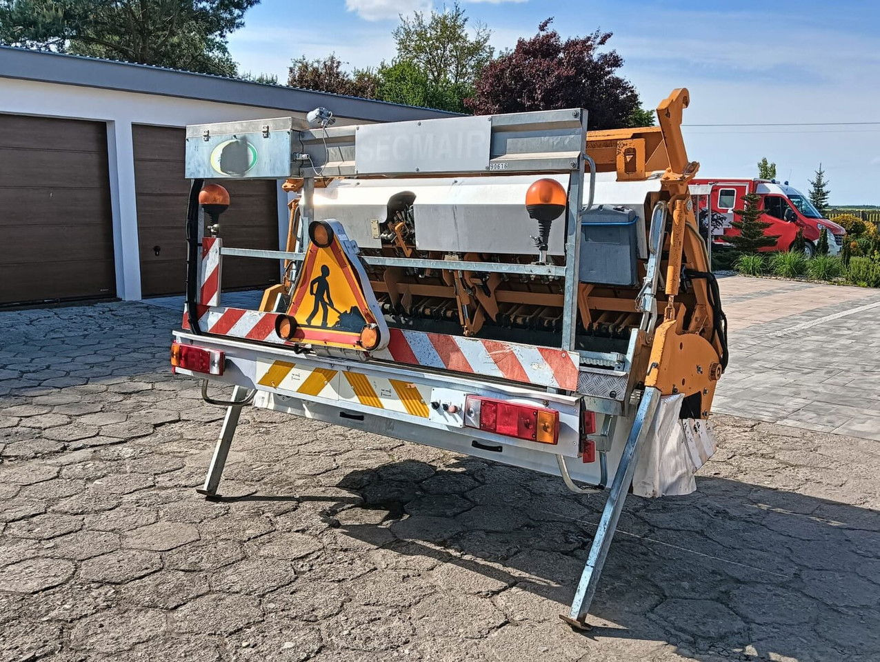 Secmair Veymont - Sand/ Salt spreader: picture 2 Secmair Veymont - Sand/ Salt spreader: picture 2