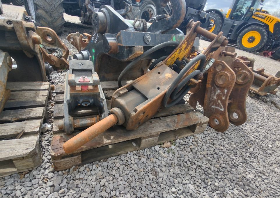 Indeco INDECO HP700 BRH125 - Attachment for Construction machinery: picture 5 Indeco INDECO HP700 BRH125 - Attachment for Construction machinery: picture 5