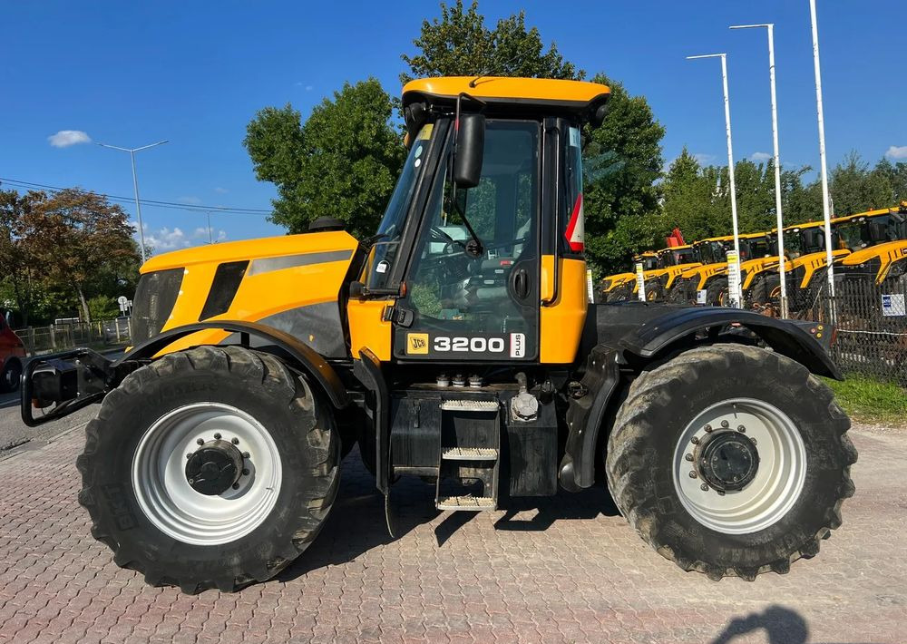 JCB 3200 Plus - Farm tractor: picture 2 JCB 3200 Plus - Farm tractor: picture 2