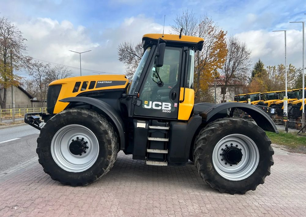 JCB Fastrac 3200 Xtra - Farm tractor: picture 3 JCB Fastrac 3200 Xtra - Farm tractor: picture 3