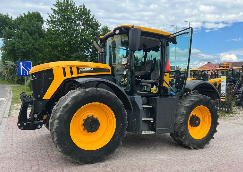 Farm tractor JCB Fastrac 4220: picture 11
