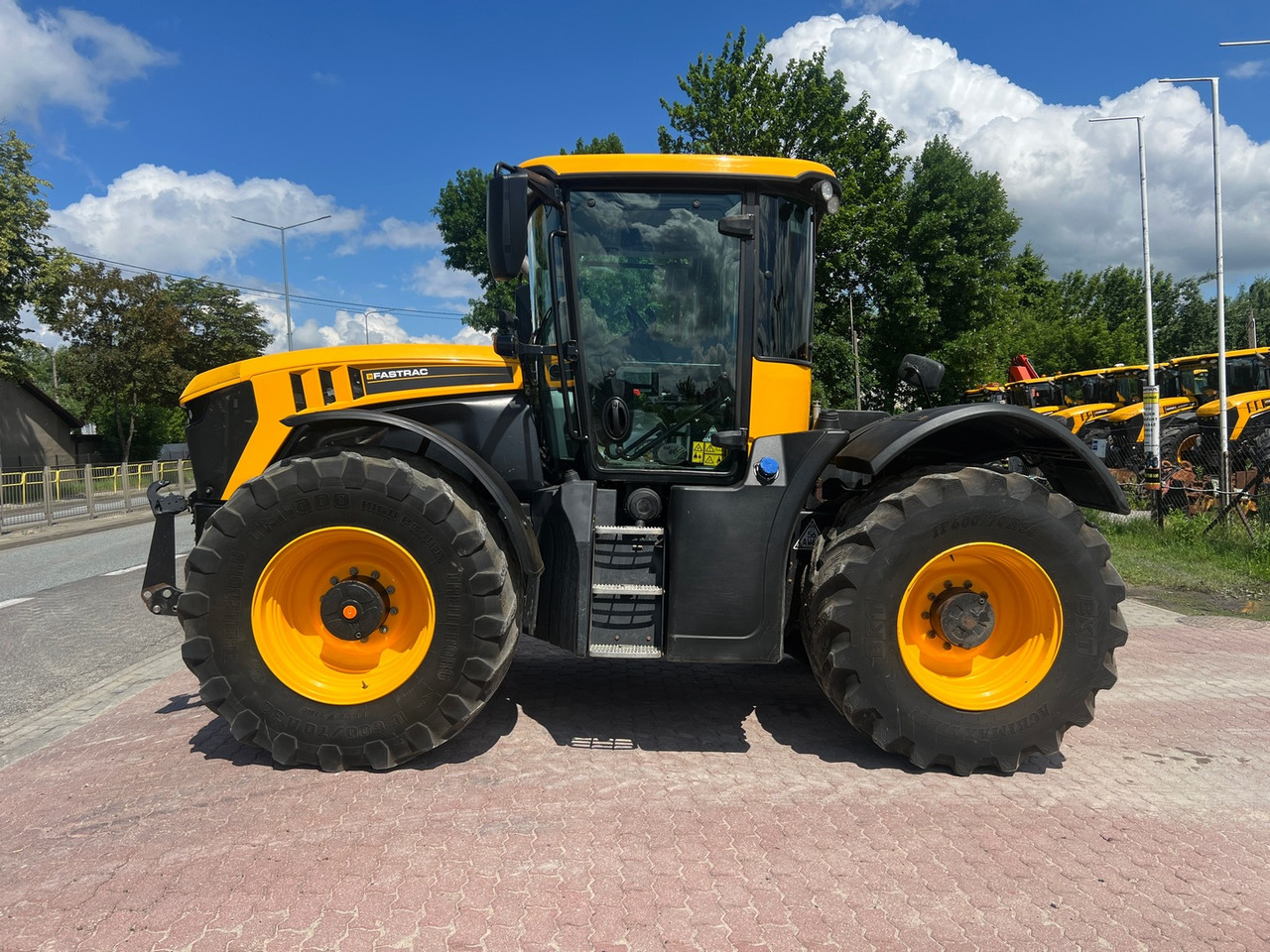 JCB Fastrac 4220 - Farm tractor: picture 2 JCB Fastrac 4220 - Farm tractor: picture 2