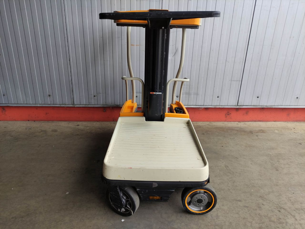 Crown WAV60-118 - Order picker: picture 3 Crown WAV60-118 - Order picker: picture 3