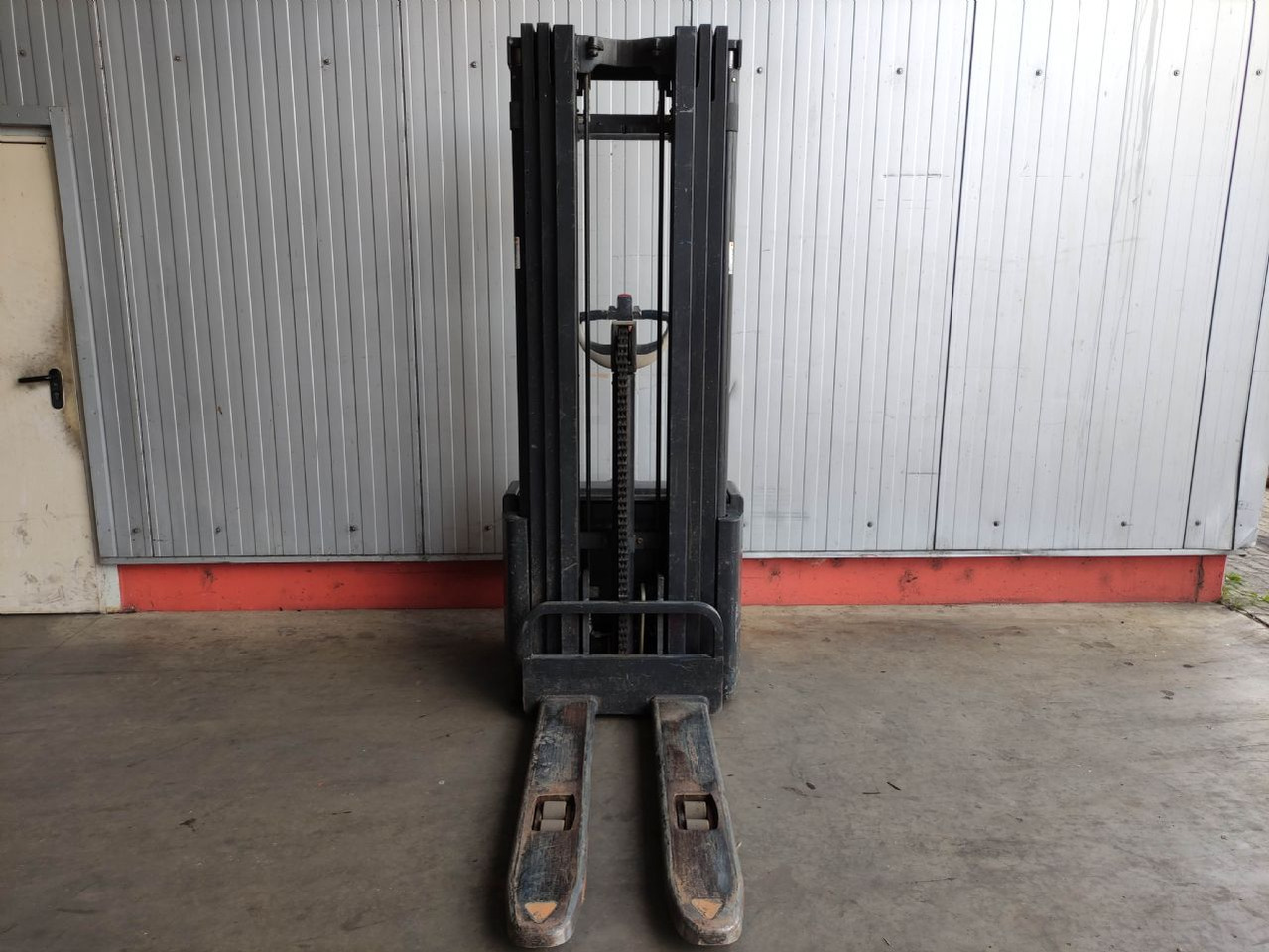 Crown WE 2300-1.6 TT - Stacker: picture 3 Crown WE 2300-1.6 TT - Stacker: picture 3