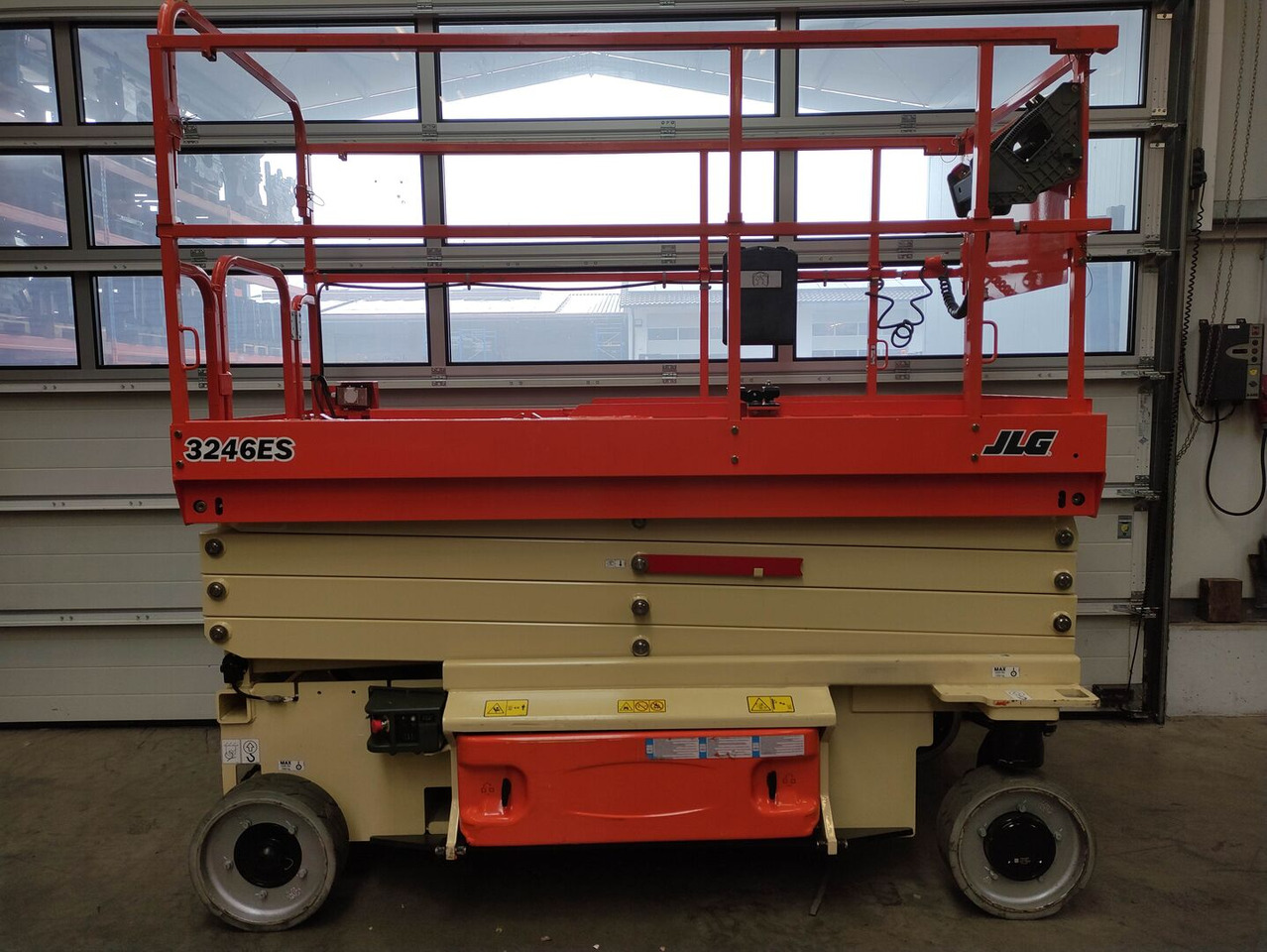 JLG 3246ES - Scissor lift: picture 2 JLG 3246ES - Scissor lift: picture 2