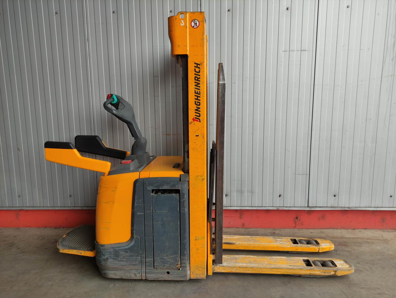 Jungheinrich ERC 214 Z - Stacker: picture 2 Jungheinrich ERC 214 Z - Stacker: picture 2