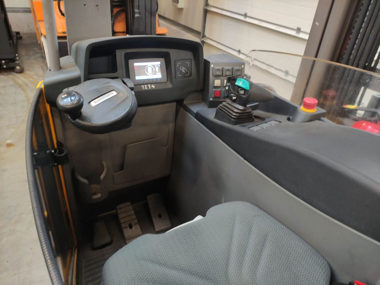 Jungheinrich ETV 216 - Reach truck: picture 5 Jungheinrich ETV 216 - Reach truck: picture 5