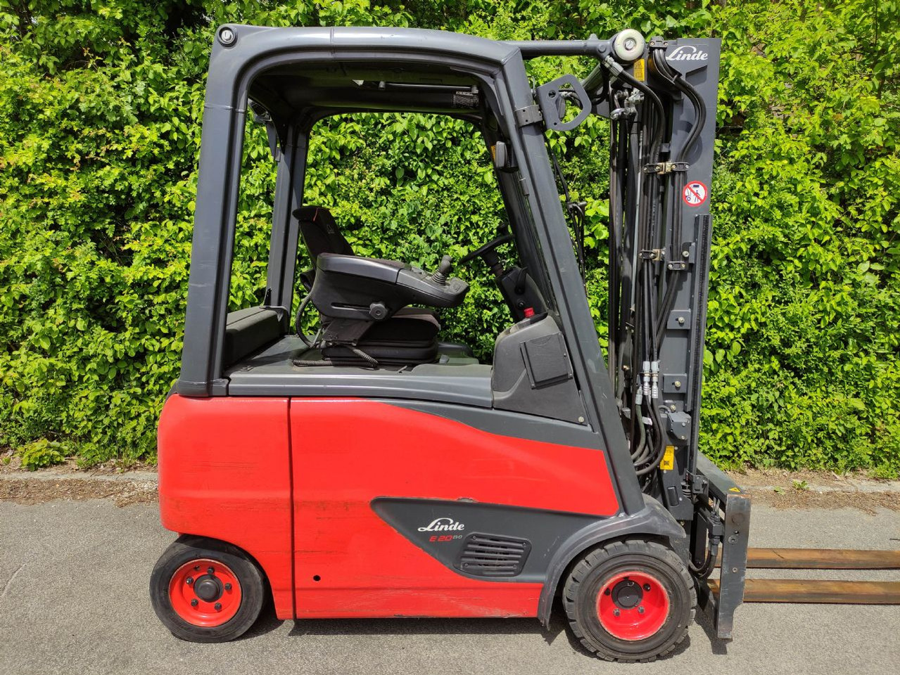 Linde E20-PH-02 - Electric forklift: picture 2 Linde E20-PH-02 - Electric forklift: picture 2