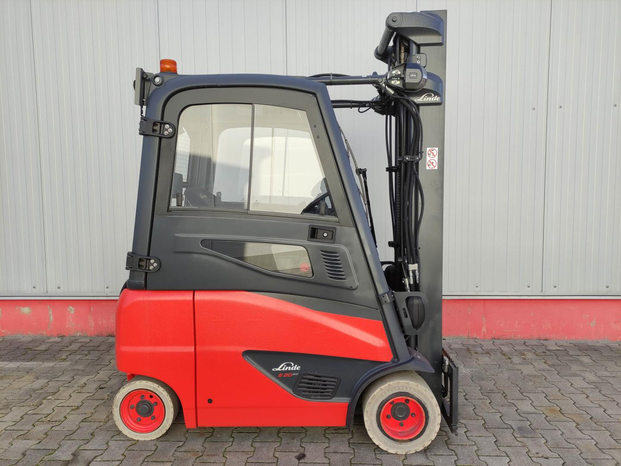 Linde E20PH-02-386-EVO - Electric forklift: picture 2 Linde E20PH-02-386-EVO - Electric forklift: picture 2