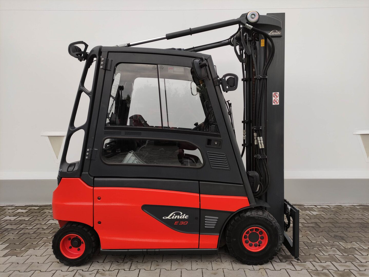 Linde E30L/387 - Electric forklift: picture 2 Linde E30L/387 - Electric forklift: picture 2
